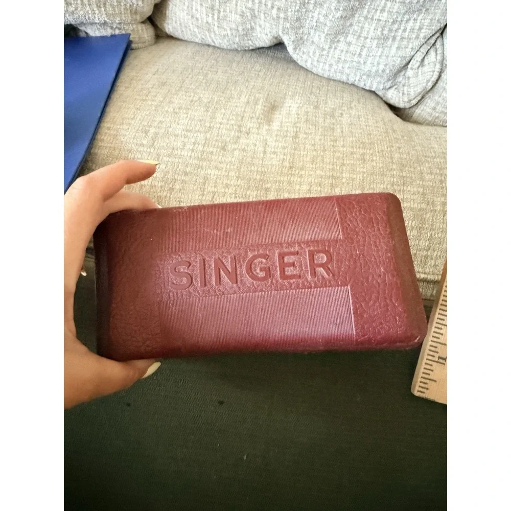 SINGER Buttonholer Sewing‎ Machine Attachment